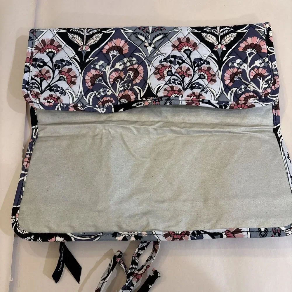 VERA BRADLEY  “Ornate Blooms” Curling Iron & Flat Iron Cover.  NWT.  Gray Pink
